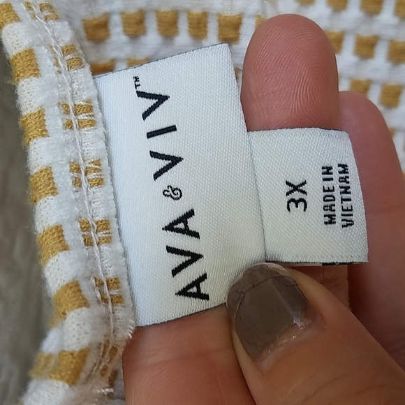 Ava & Viv Square Neck Slim Fit Puff Sleeve Top in Gold Check Womens Plus Size 3x - Picture 5 of 7
